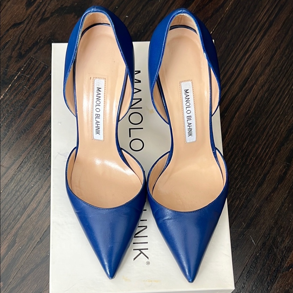 Manolo Blahnik Cobalt M-Tayler pumps